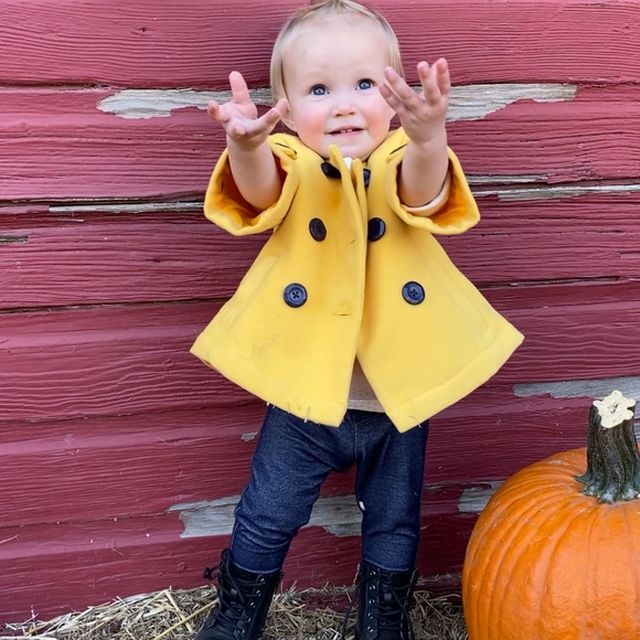 Wonder who the boss is here 😇 - Picture 7 of 8